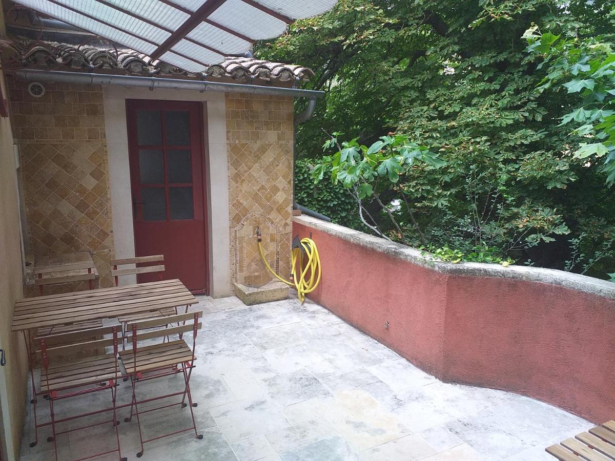 Maison Au Coeur De Fontaine De Vaucluse, Nichee Sur Le Rocher Et Surplombant La Sorgue Zewnętrze zdjęcie