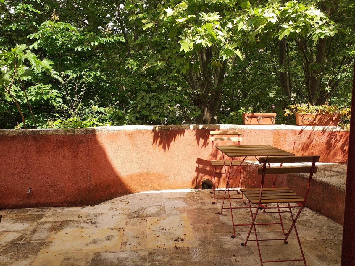 Maison Au Coeur De Fontaine De Vaucluse, Nichee Sur Le Rocher Et Surplombant La Sorgue Zewnętrze zdjęcie