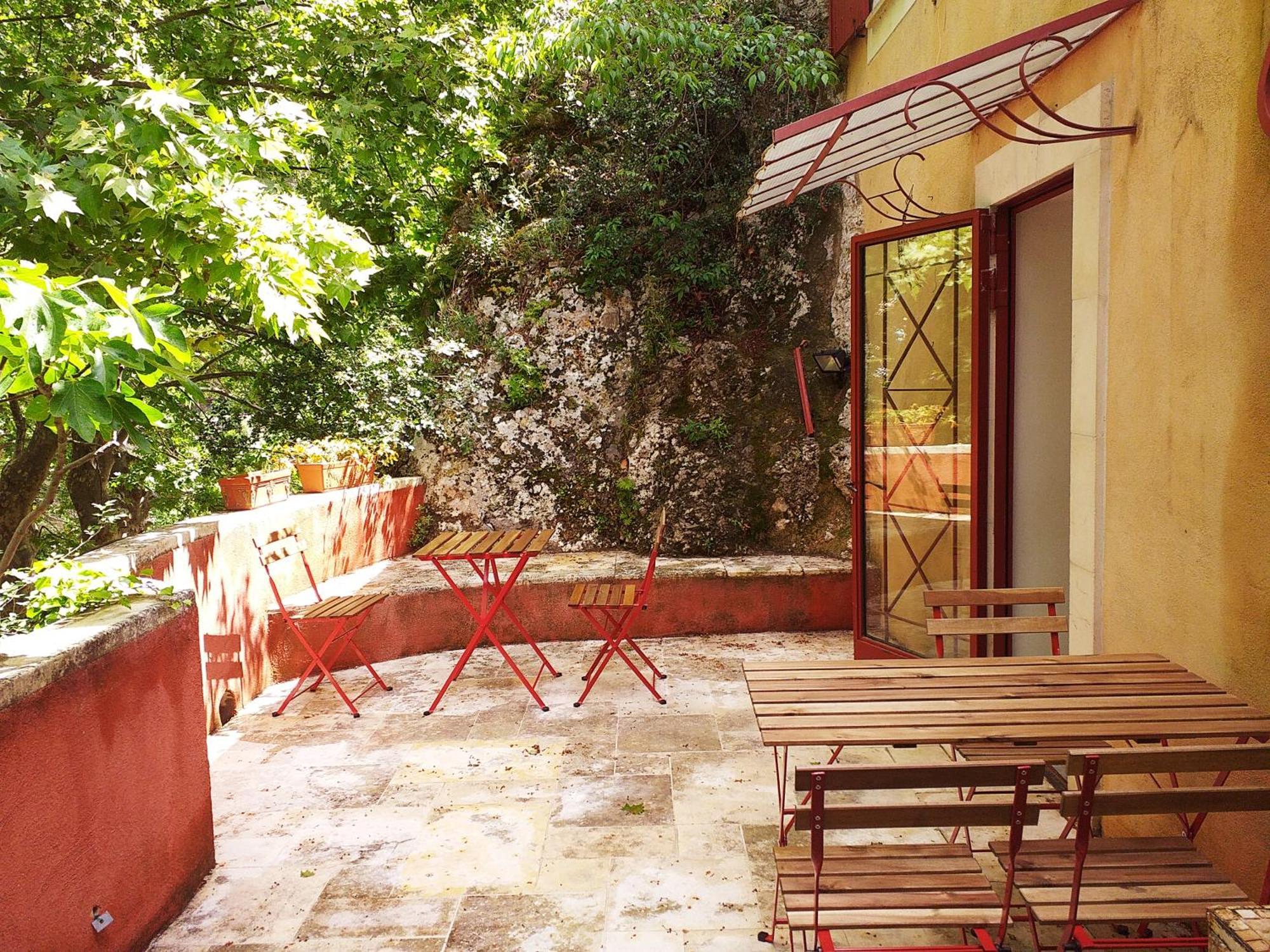 Maison Au Coeur De Fontaine De Vaucluse, Nichee Sur Le Rocher Et Surplombant La Sorgue Zewnętrze zdjęcie